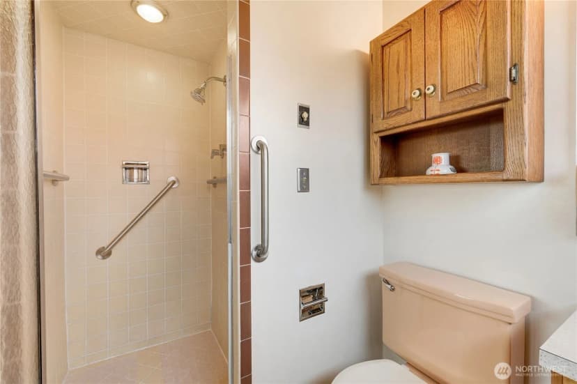 Property photo for 12895 Shorecrest Drive Sw, Seattle photo 23