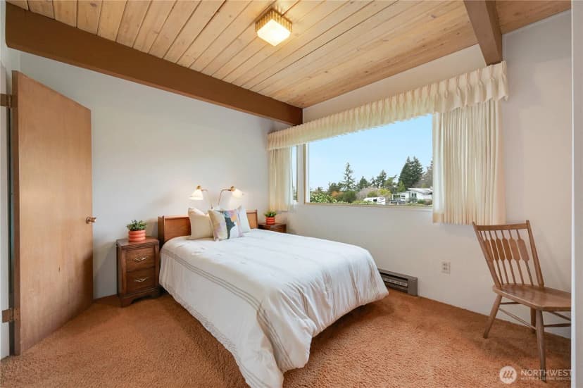 Property photo for 12895 Shorecrest Drive Sw, Seattle photo 17