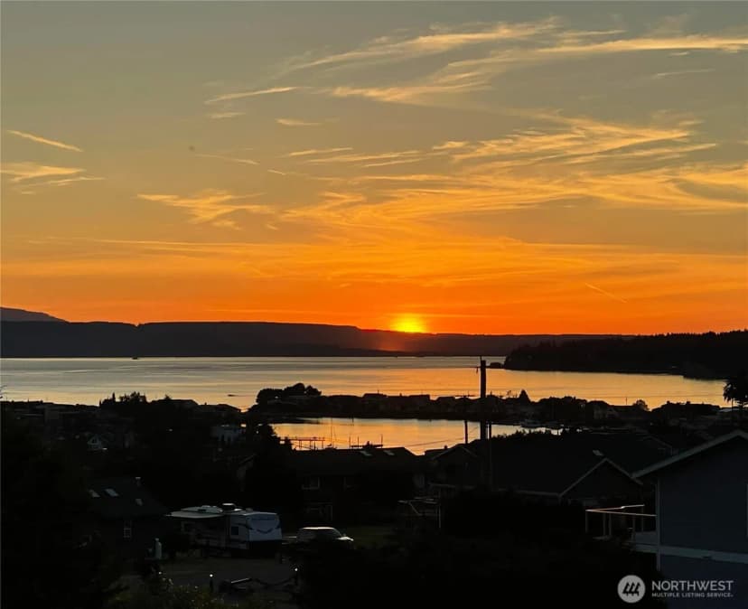 Property photo for 37549 Ne Olympic View Road, Hansville