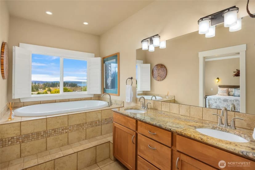 Property photo for 37549 Ne Olympic View Road, Hansville photo 18