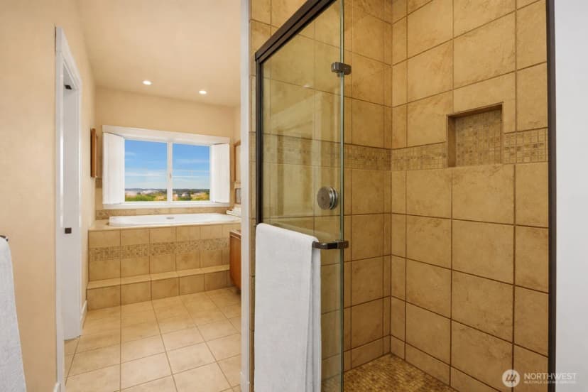 Property photo for 37549 Ne Olympic View Road, Hansville photo 19