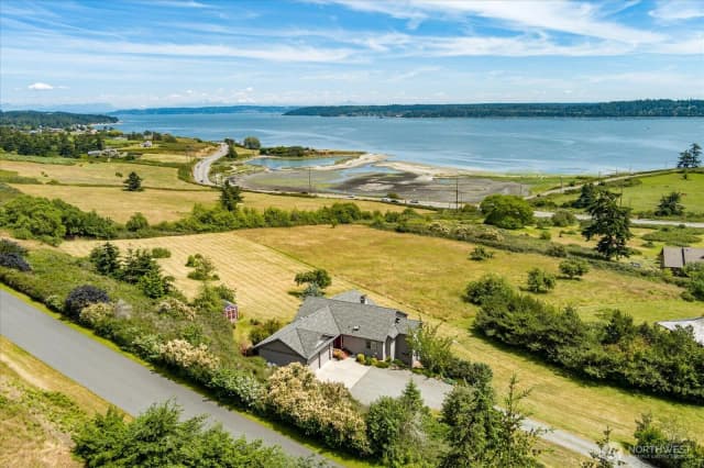 Property photo for 650 Skymeadow Drive, Coupeville photo 2