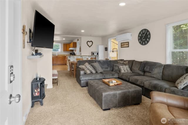 Property photo for 110 W 3rd Street, Cle Elum photo 4