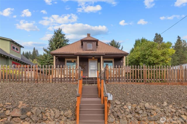 Property photo for 110 W 3rd Street, Cle Elum photo 3