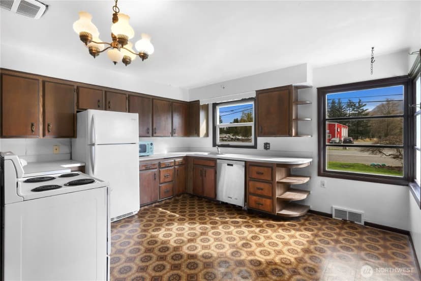 Property photo for 209 Nooksack Avenue, Nooksack photo 19