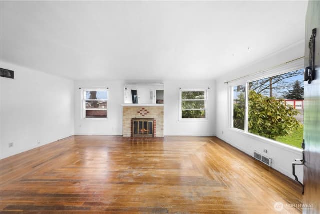 Property photo for 209 Nooksack Avenue, Nooksack photo 5