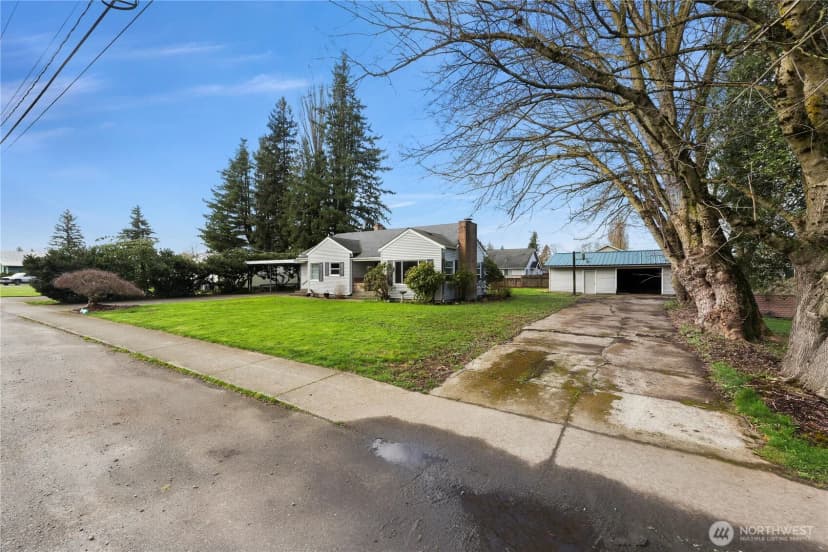 Property photo for 209 Nooksack Avenue, Nooksack photo 2