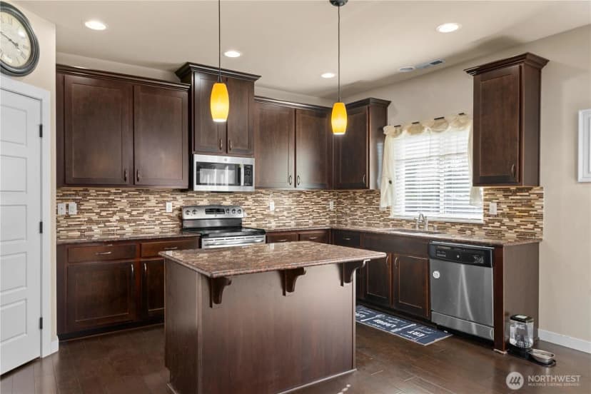 Property photo for 11410 Waller Road E, Tacoma photo 6