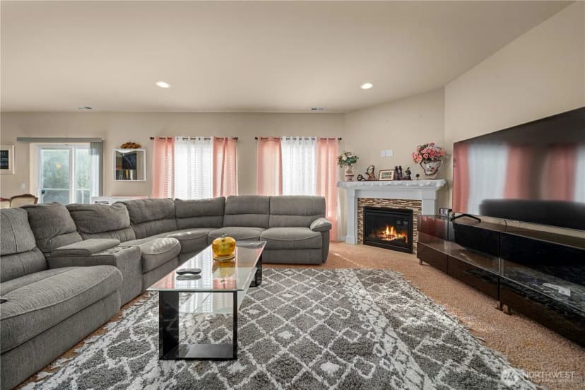 Property photo for 11410 Waller Road E, Tacoma photo 10