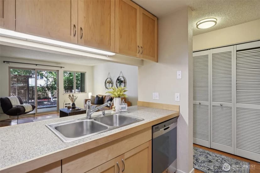 Property photo for 275 W Roy Street #114, Seattle photo 9