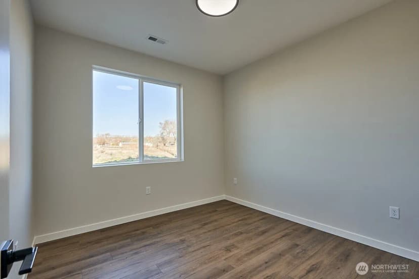 Property photo for 721 S Aster Street, Soap Lake photo 15