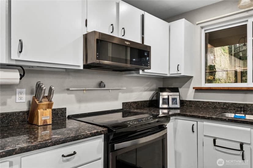 Property photo for 6019 Alameda Ave W, University Place photo 10