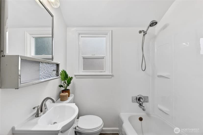 Property photo for 10016 13th Avenue Nw, Seattle photo 15