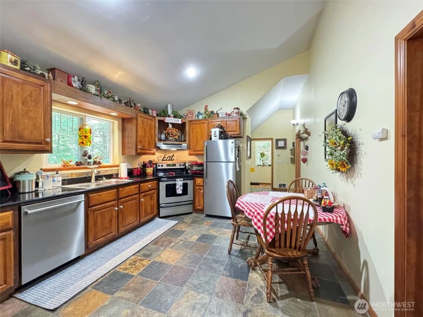 Property photo for 325 Evergreen View Parkway, Port Angeles photo 31