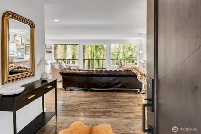 Property photo for 5205 W Mercer Place, Mercer Island photo 4
