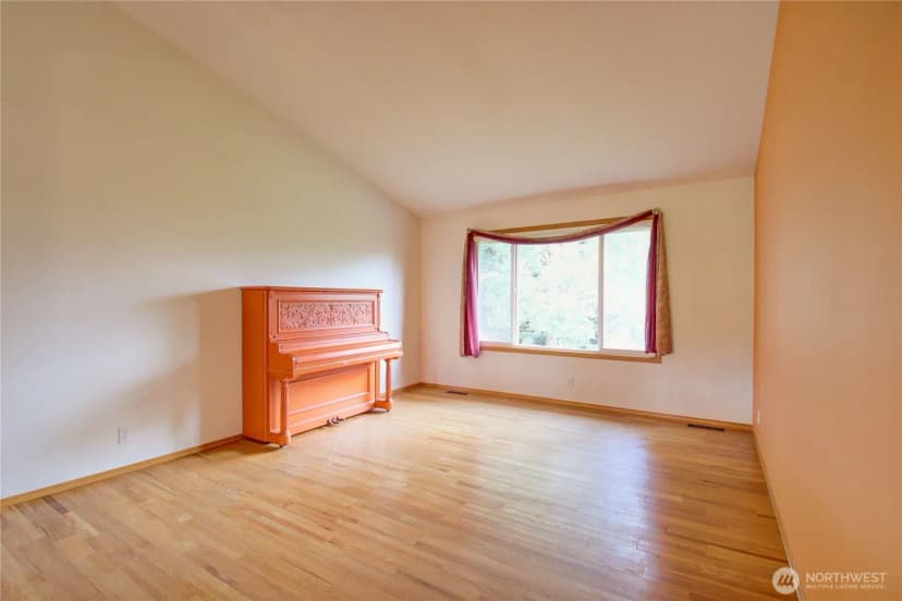 Property photo for 3419 G Avenue, Anacortes photo 9