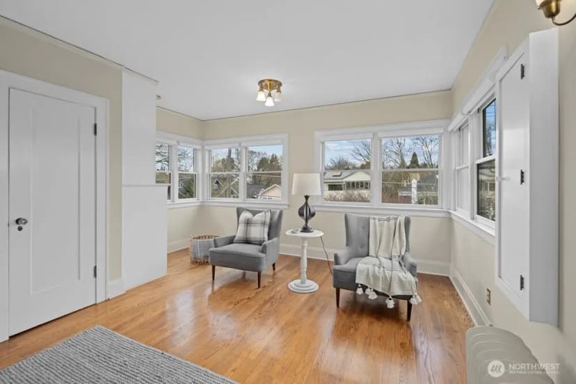 Property photo for 939 21st Avenue E, Seattle photo 22