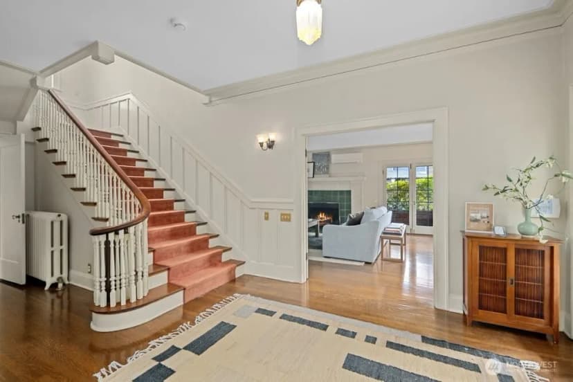 Property photo for 939 21st Avenue E, Seattle photo 3