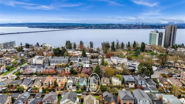 Property photo for 1843 41st Avenue E, Seattle photo 4