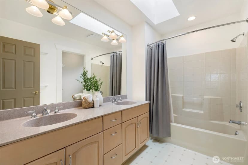 Property photo for 1843 41st Avenue E, Seattle photo 26
