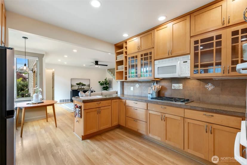 Property photo for 1843 41st Avenue E, Seattle photo 8