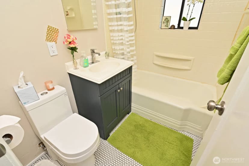Property photo for 9328 31st Avenue Sw, Seattle photo 22