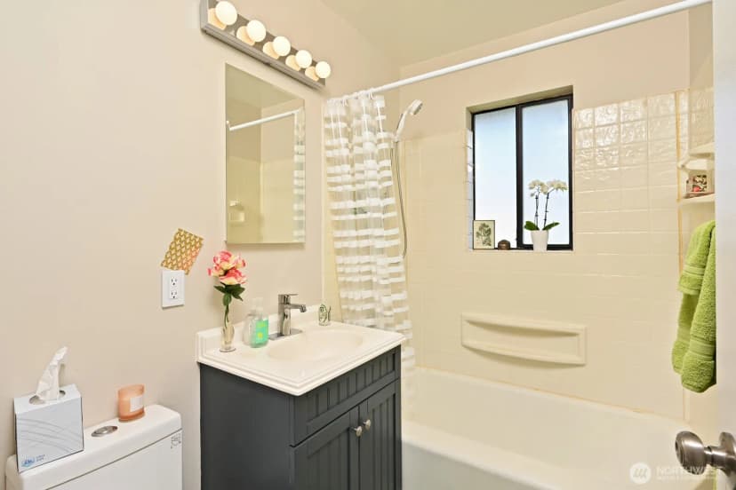 Property photo for 9328 31st Avenue Sw, Seattle photo 21