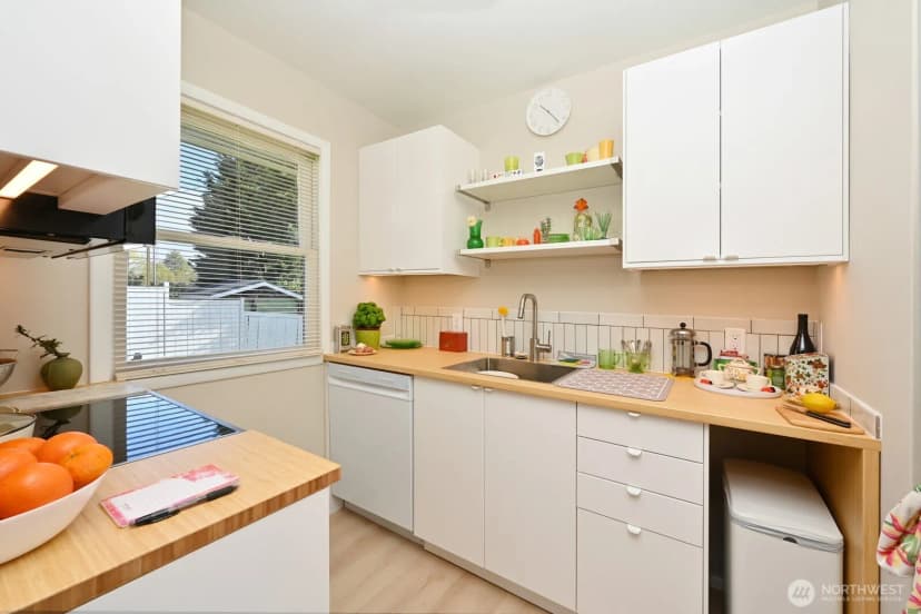 Property photo for 9328 31st Avenue Sw, Seattle photo 15