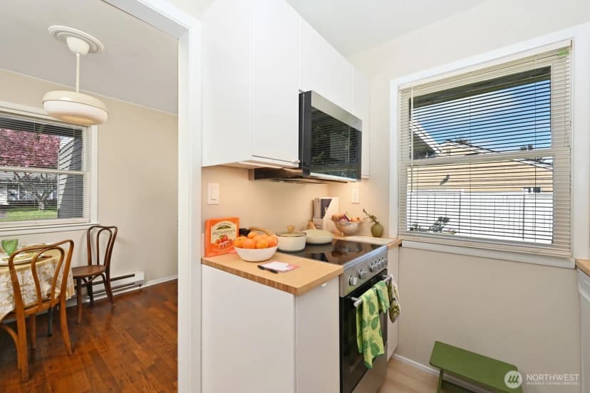 Property photo for 9328 31st Avenue Sw, Seattle photo 16
