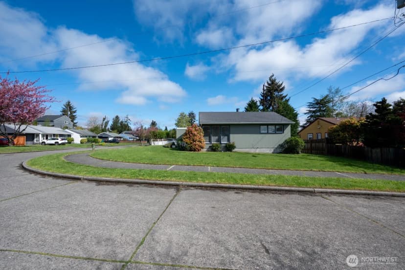 Property photo for 9328 31st Avenue Sw, Seattle photo 24