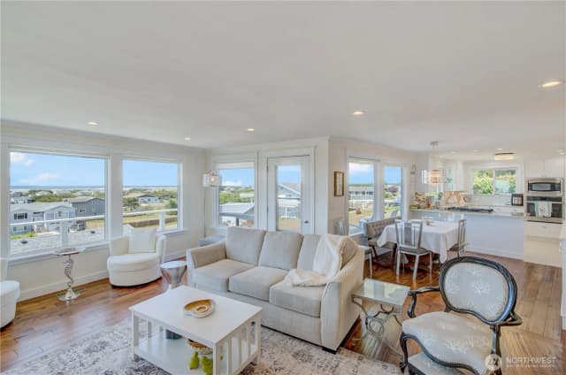 Property photo for 1005 346th Place, Ocean Park photo 5