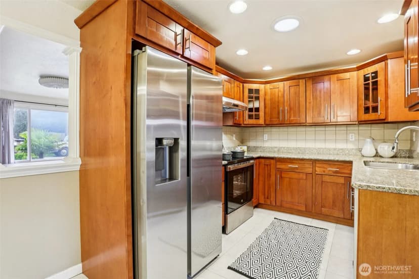 Property photo for 1320 S 131st Place, Burien photo 9