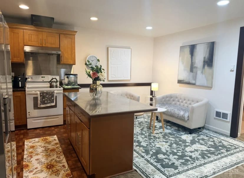 Property photo for 1320 S 131st Place, Burien photo 36