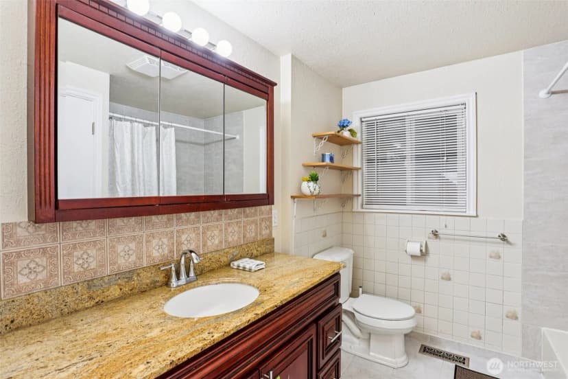 Property photo for 1320 S 131st Place, Burien photo 11