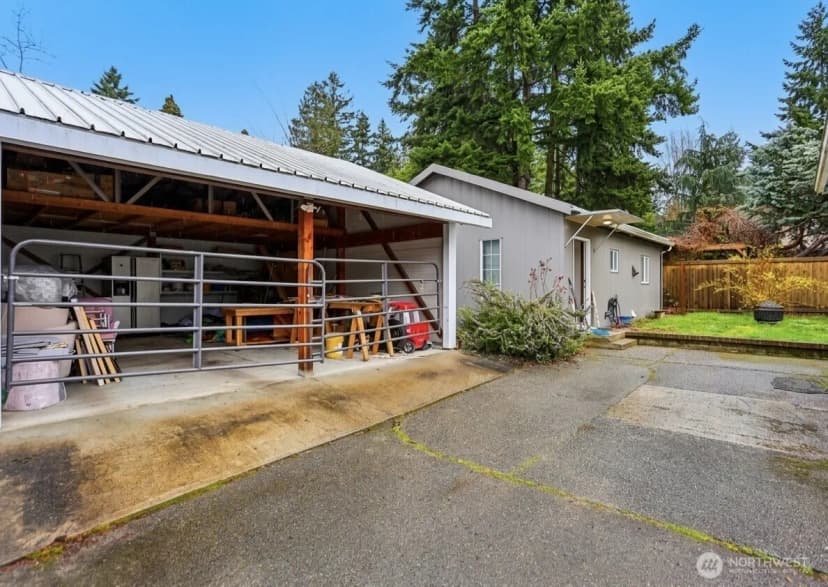 Property photo for 1320 S 131st Place, Burien photo 27