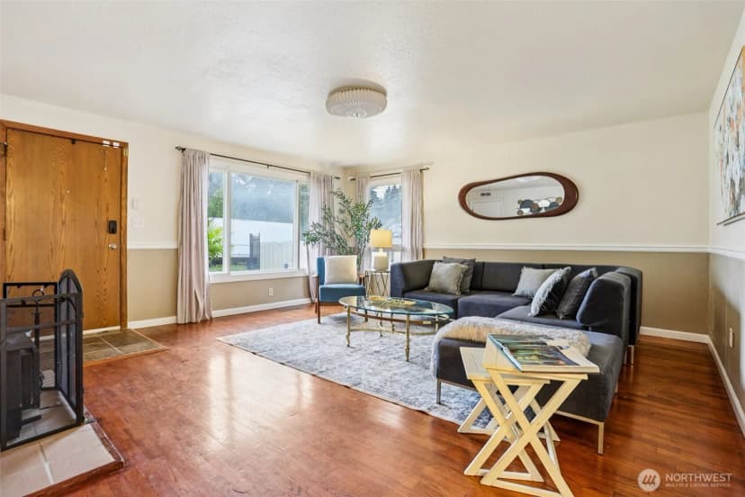 Property photo for 1320 S 131st Place, Burien photo 4