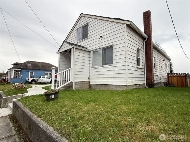 Property photo for 919 Pacific Avenue, Bremerton photo 2