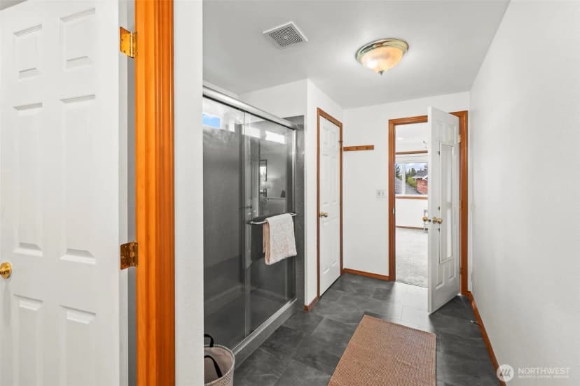 Property photo for 928 N Heatherwood W, Tacoma photo 18