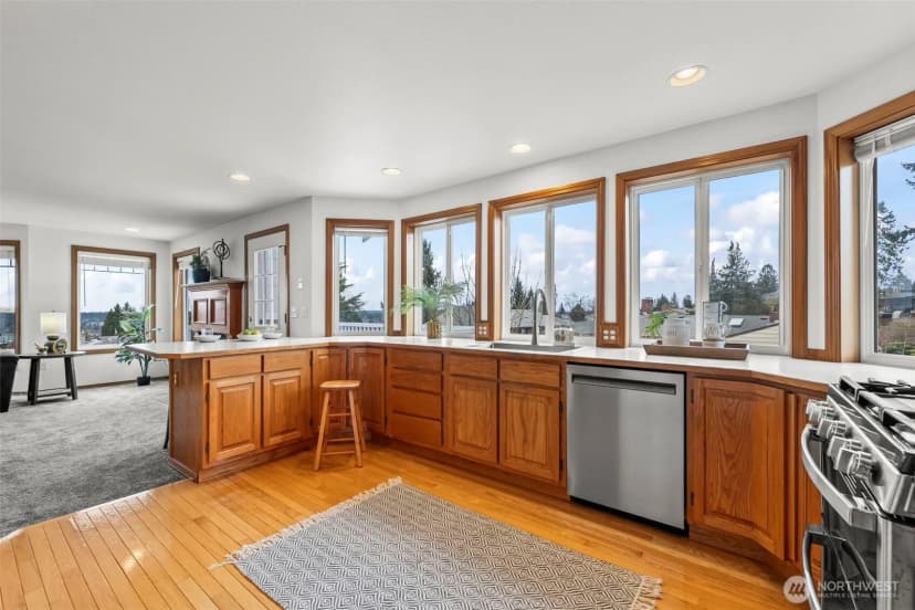 Property photo for 928 N Heatherwood W, Tacoma photo 4