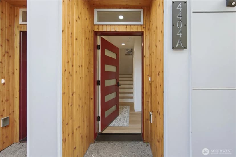 Property photo for 4404 S Othello St #a, Seattle photo 4