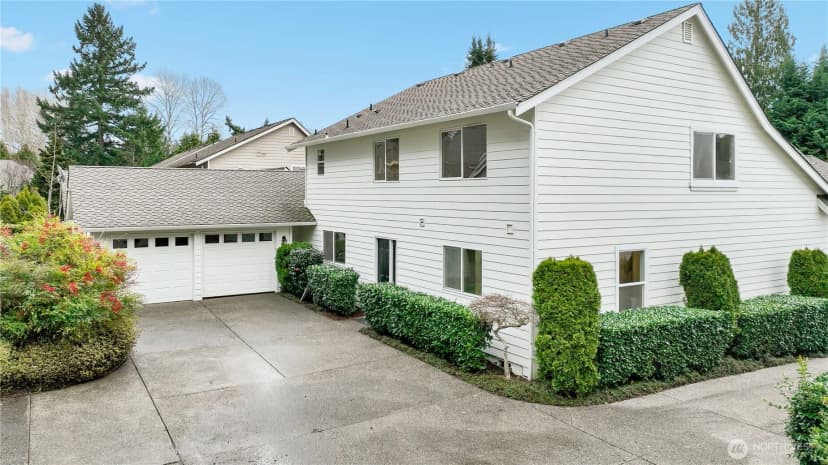 Property photo for 13428 Ne 12th Place, Bellevue photo 4