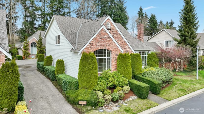 Property photo for 13428 Ne 12th Place, Bellevue photo 3
