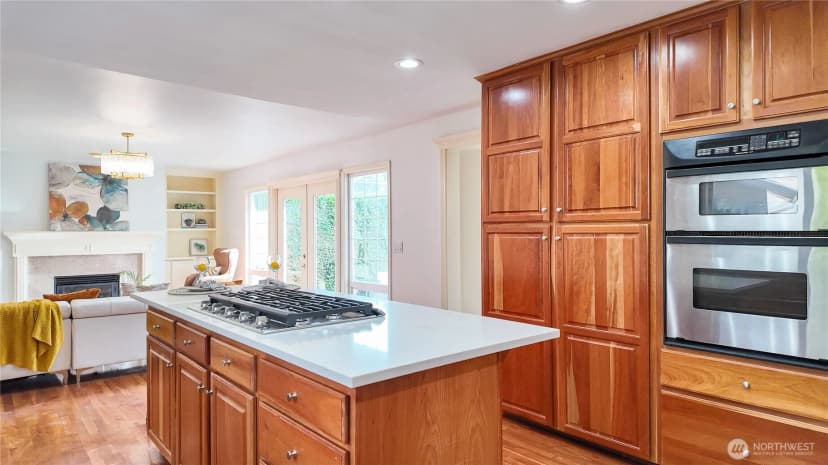 Property photo for 13428 Ne 12th Place, Bellevue photo 13