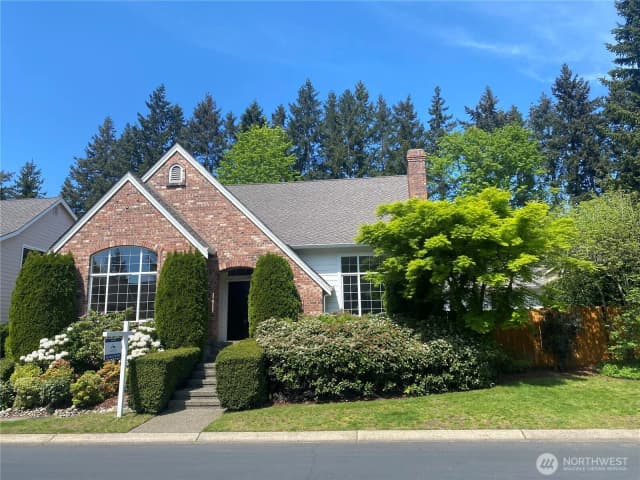 Property photo for 13428 Ne 12th Place, Bellevue photo 2