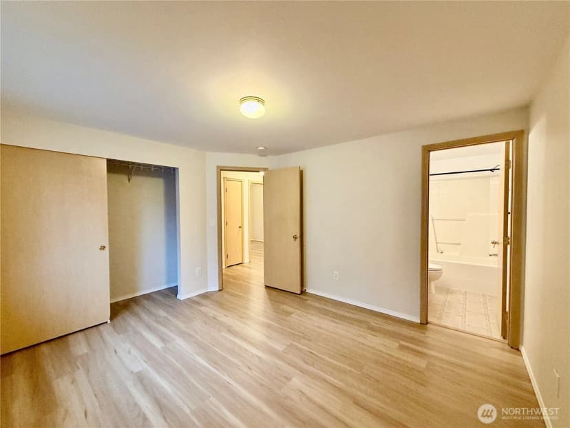 Property photo for 1200 N 12th Place, Mount Vernon photo 11
