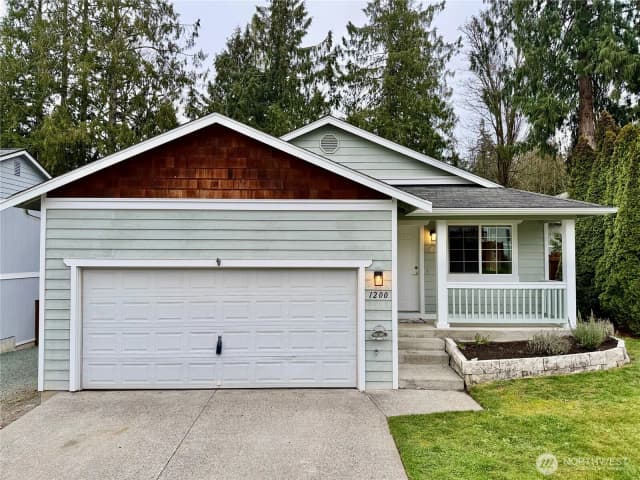 Property photo for 1200 N 12th Place, Mount Vernon