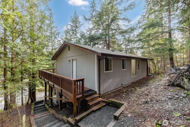Property photo for 629 Shushwap Lane, La Conner photo 2