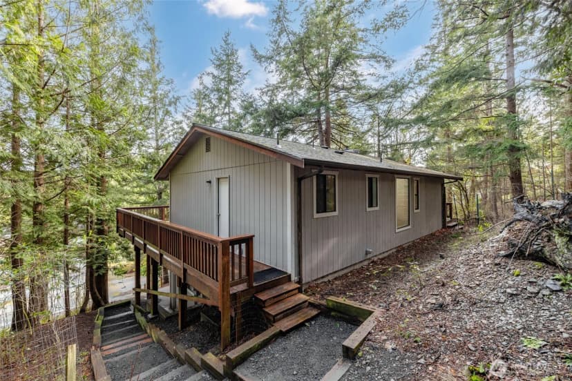 Property photo for 629 Shushwap Lane, La Conner photo 2