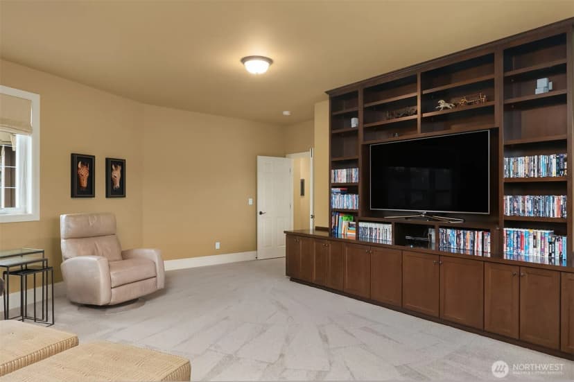 Property photo for 955 211th Place Se, Sammamish photo 26