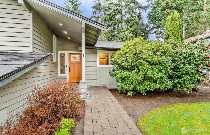 Property photo for 6439 Ne 188th Street, Kenmore photo 2